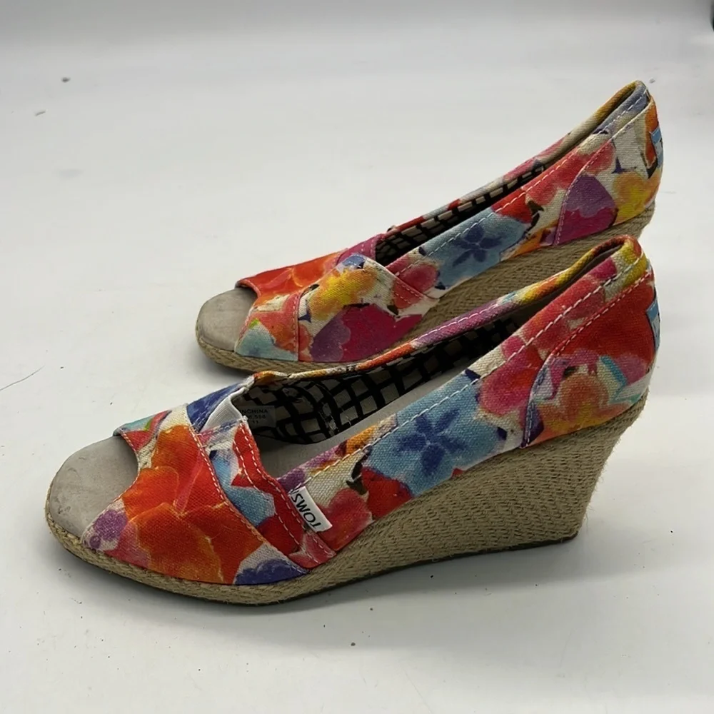 TOMS Espadrille Wedge Slip on Shoe with Peep Toe size 9